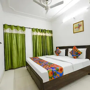 Fabexpress Diamond Sec 45 Hotel Chandigarh